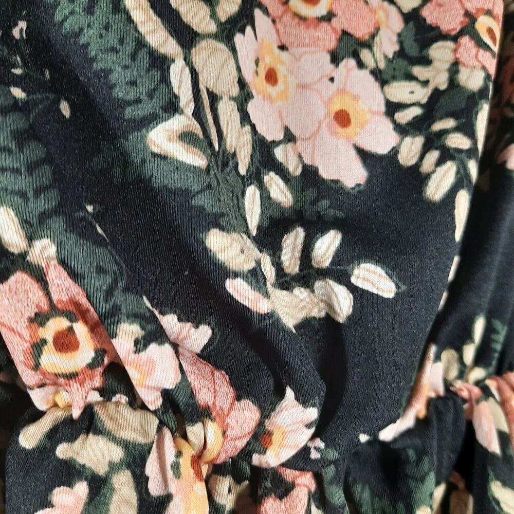 First Love On or Off Shoulder Floral Knit Peasant Top Size Medium / Large Ruffle - Picture 8 of 13